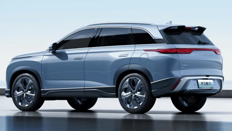 BYD Frigate 7 front three-quarter