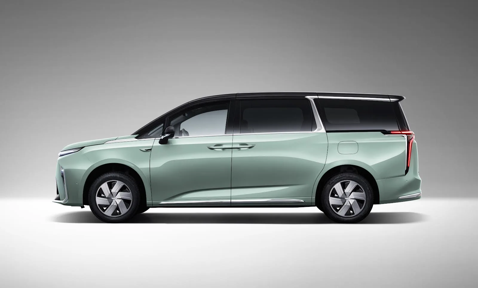 MAXUS MIFA 9